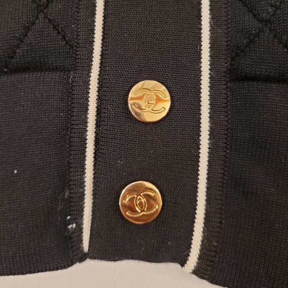 Chanel Cardigan - Picture 4 of 4